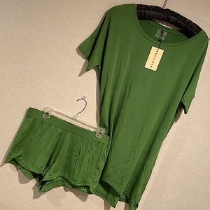 RECLINER Night-Tee Sleep Dress + free Shorts